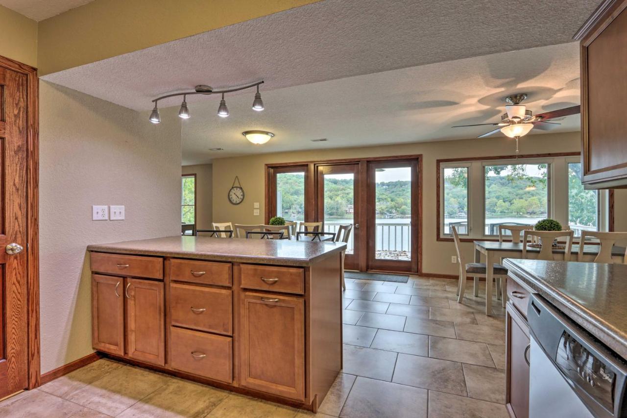 Ideally Located Waterfront Home With Private Dock! Camdenton Exterior photo