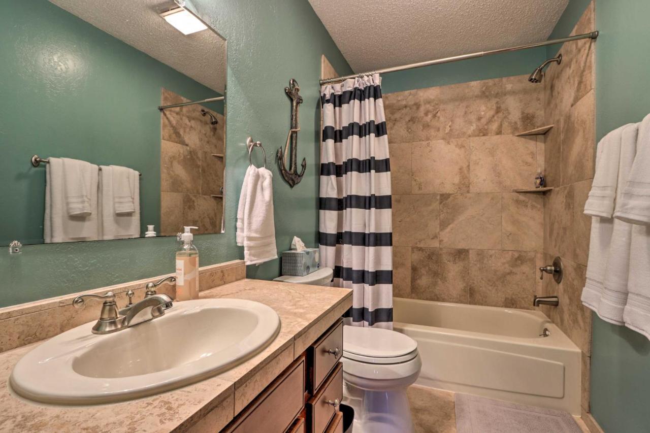 Ideally Located Waterfront Home With Private Dock! Camdenton Exterior photo