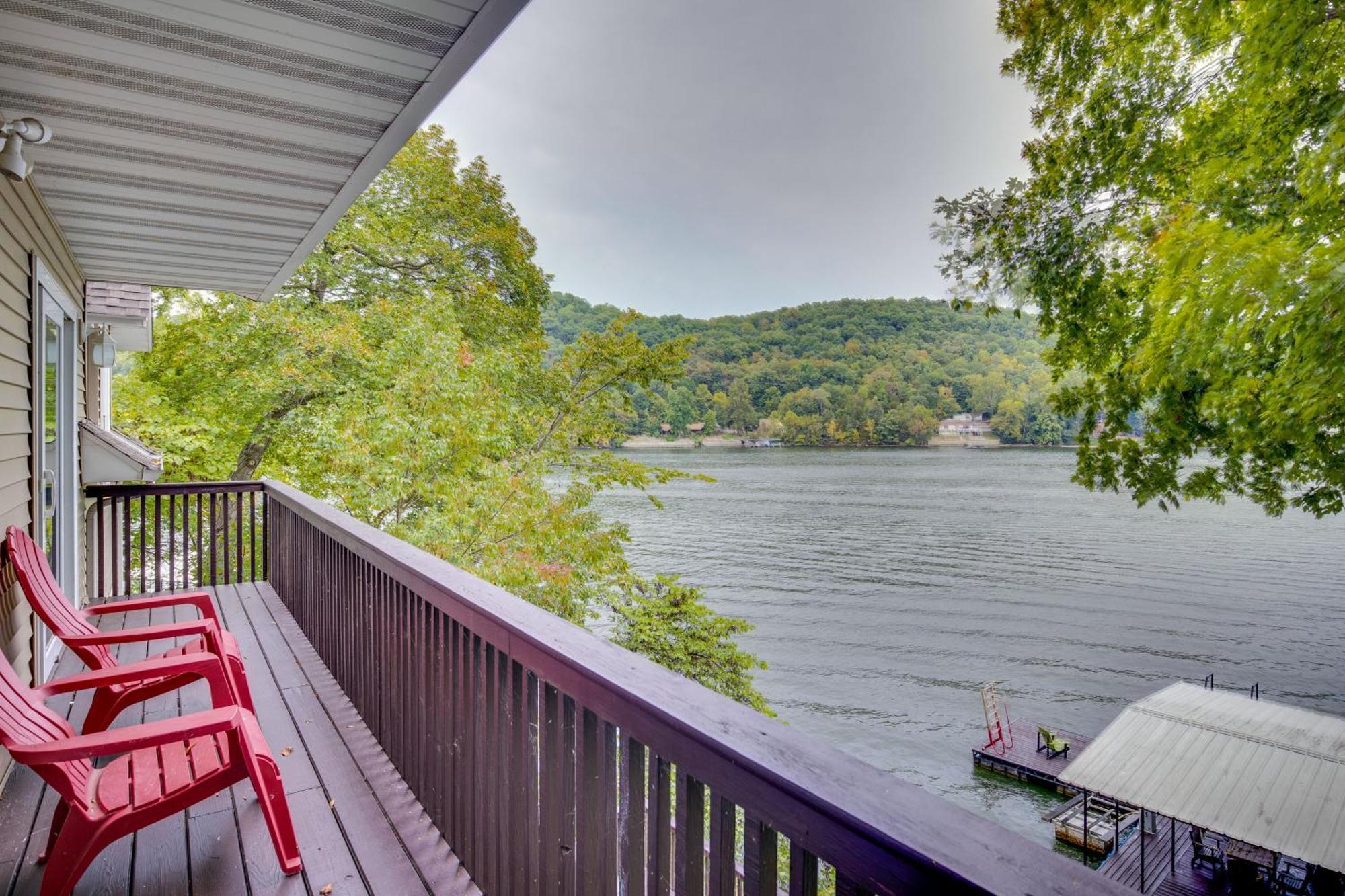 Ideally Located Waterfront Home With Private Dock! Camdenton Exterior photo